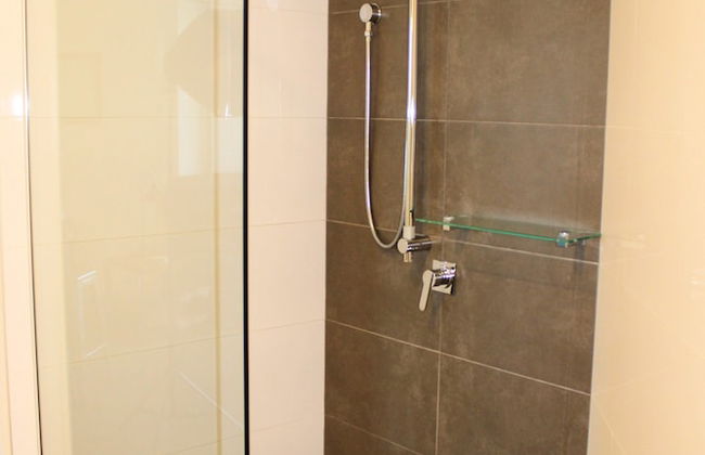 Apartment on King Street - Photo 11