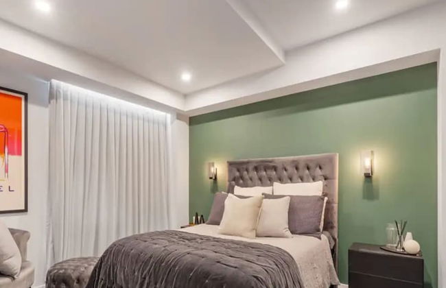 Awesome Apartment W/ Parking! - Photo 2