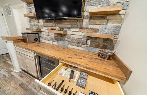 Spacious Country Farmhouse Retreat, Sleeps 16, Pool, Movie Room - Foto 62