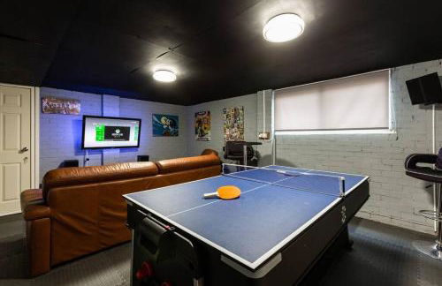 City home with parking and garden- pet friendly - Photo 44