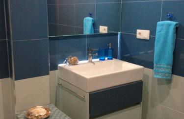 Blue House - Photo 6