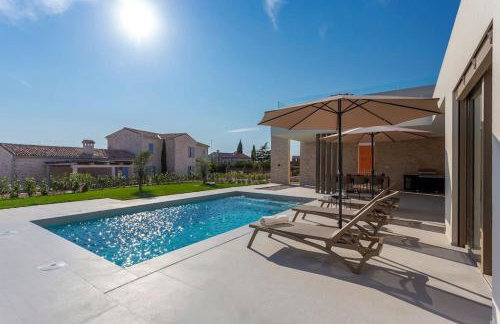 Design Villa Emily White with Seaview near Rovinj - Foto 12