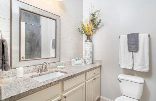 Elegant Cades Cove Condo with Community Pool - Foto 17