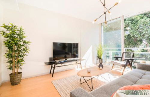 HomeForGuest Design Attic Apartment FREE Parking - Foto 8