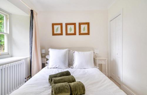 Idyllic Waterside Cottage in Mid Devon - Photo 2