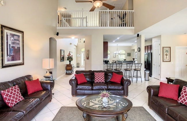 Fantastic 7 Bed 6 Bath In Prestigious Gated Comm. 7 Bedroom Villa by Redawning - Foto 36