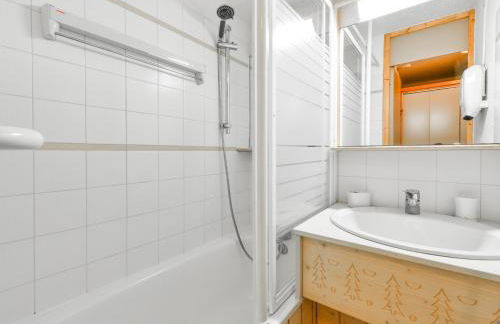 Appartement rénové 2 pièces, proche piste ski, parking inclus - FR-1-514-48 - Foto 6