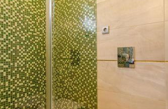 Modern Flat with Workspace in Foz by HostWise - Foto 15