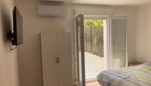 Studio 2 personnes au calme avec courette - Photo 5