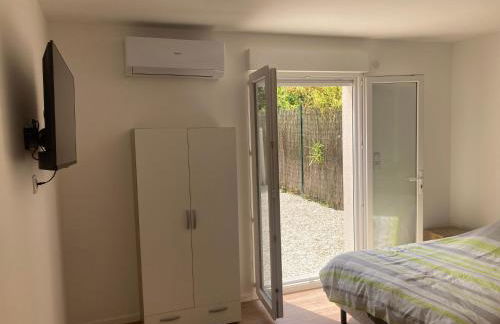 Studio 2 personnes au calme avec courette - Photo 5