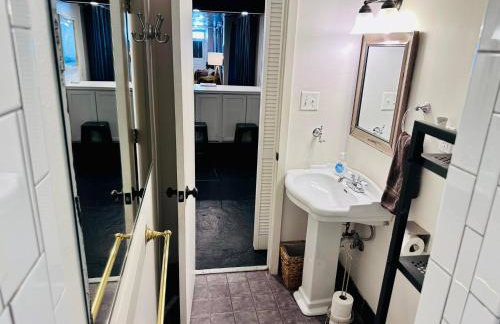 3 Bedroom Private First Floor Apartment in Marigny Sleeps 6 Walk to Frenchmen & Bourbon & French Quarter - Foto 15