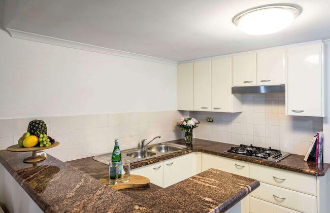 Oaks Sydney Castlereagh Suites - Photo 24