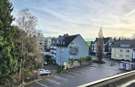 Modern Priv-Room -Gym-Balcony- Ideal for Work&Rest - Foto 18