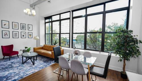 City Views and Convenient 3BR Suite for Group of 8 Guests Near McCormick, Shedd Aquarium, Museum Campus & Navy Pier - Foto 2