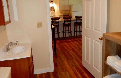 Upscale Moosehead lake Suite downtown Greenville - Foto 14