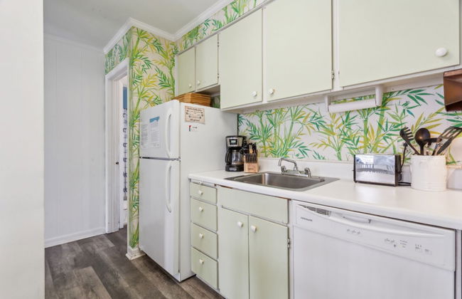 Retro Turtle Reef Condo 1 Block From Beach w Pool - Foto 26