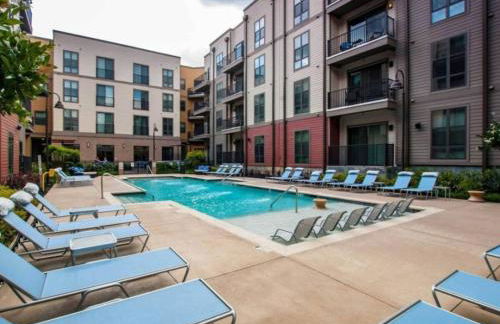 Serene 2BR Escape Midrise Living - Foto 15