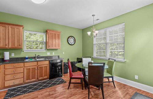 Castaway Cove -Lake Norman Waterfront Home with Private Dock - Foto 14