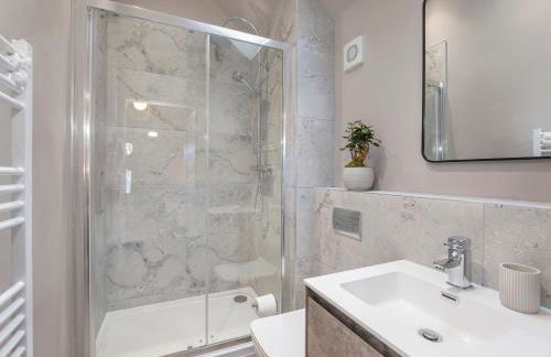 The Warehouse with Free Parking - Foto 3