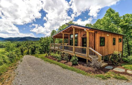 Romantic Mountain Retreat with Hot Tub and Panoramic Views Near Marshall, NC - Foto 1