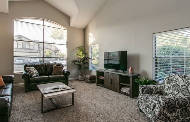 Massive 5 Bdrm Getaway W/pool, Hot Tub, Game Room! - Photo 27