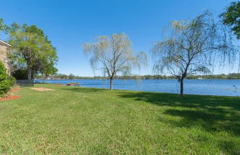 Lakeside Retreat with pool, dock & game room - Foto 18