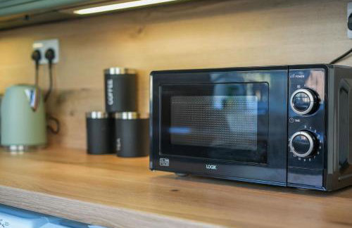 Stupton House, Large 3 Bed House that Sleeps 8 with Full Size Pool Table & FREE Parking - Hosted by Stay Host Save - Foto 5