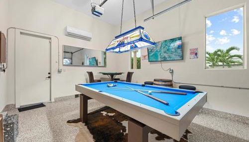 Near the Beach • Pool & Jacuzzi • Waterfront Villa - Foto 5