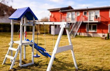 Moderne familienfreundliche Ferienwohnungen - Garten Wlan Parkplatz inkl - Foto 1