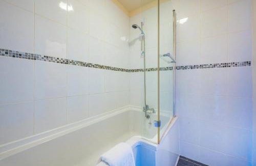 *G11H* for a cosy luxurious lovely stay + Free Parking + Free Fast WiFi perfect for work or pleasure* - Foto 25