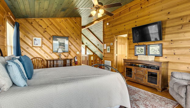 4BR Mountain View Cabin - Foto 3, Habitación