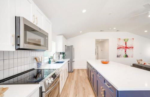 Modern 3 2 two Kings hot tub Fire pit 16min to Wine Trail Nearby Pickleball Courts Pools - Foto 41