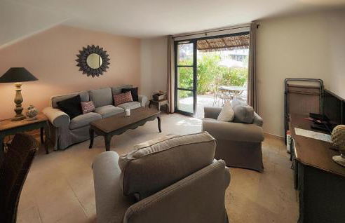 2 Bedroom Awesome Home In Saint-Laurent-De-La-Ca - Foto 4