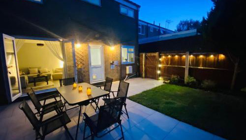 Modern House - Sleeps 12 - Birmingham City - FREE Parking - Foto 5