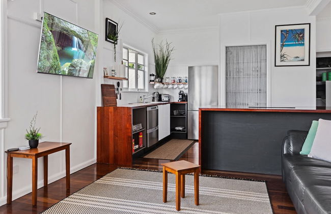 Crystal Cottage Cairns - Photo 20