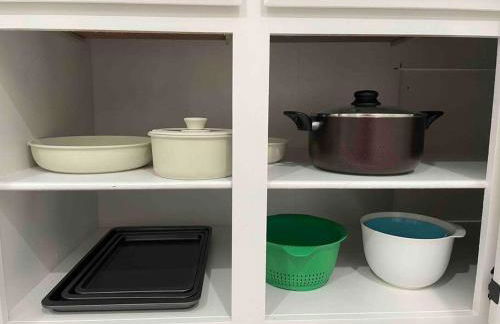 Entire Modern House with King bed & 65inTV - Foto 26