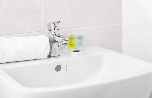 Stylish Apartment - Twin Beds - Parking - Fast Wi-Fi 9CC - Foto 25