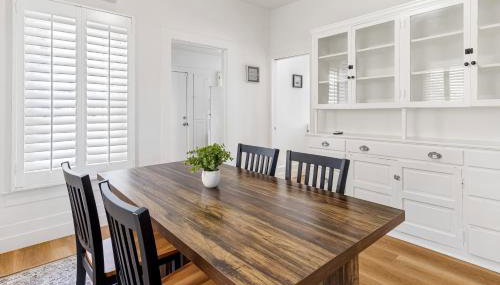 Adorable Pasadena Bungalow - Photo 3