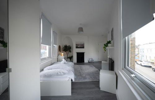 3BR Home Gem - sleeps 9 - Netflix - Near O2 & Greenwich Park - Foto 61