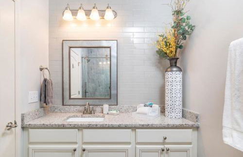 Elegant Cades Cove Condo with Community Pool - Foto 18