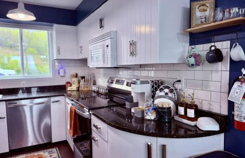 Cozy Panoramic Lake and Lift Bridge Views - Foto 23