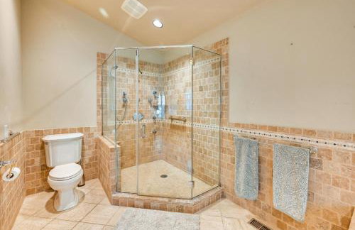 Monterey Home with Hot Tub, Pool and Game Room! - Foto 18