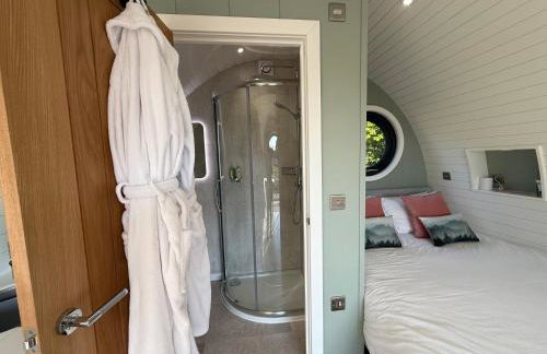 Luxury Glamping Pods with private Hot Tubs - Dog Friendly - Foto 27