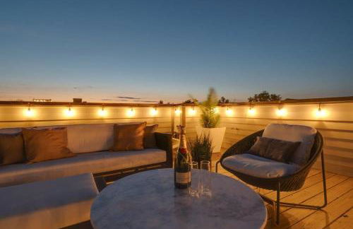 Luxury Townhouse with Rooftop Deck Less than 10 mins to Downtown - Foto 49