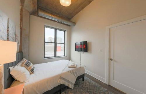 Spacious 2BR South Loop Suite with Skyline View, Optional Parking and Gym Access Close to McCormick Place, Grant Park, Museum Campus & CTA Lines - Foto 17