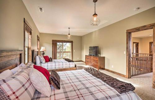 Modern Eagle Crest Escape with Patio and 2 Balconies! - Photo 25