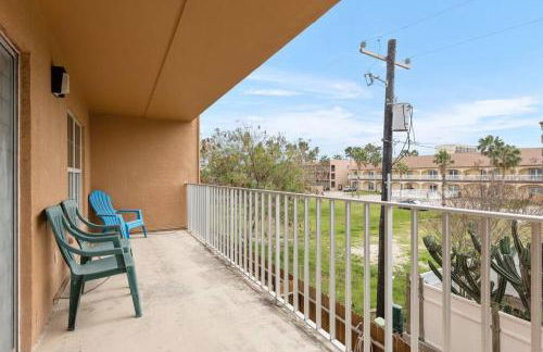 Lovely 2 Bed 2 Bath 2nd Floor Condo By Beach - Foto 19