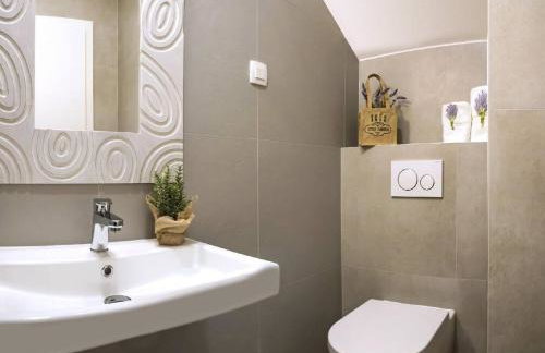 Villa Luxury Dream, Indoor Heated Pool, 7 persons, Sea Views, Omiš - Foto 10