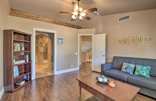Lavish Family Escape with Game Room in Avondale! - Foto 11