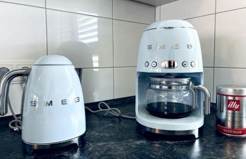 Lakefront View Entire Apartment with 2 bedrooms, 2 full bathrooms & Balcony Waterview - Foto 8